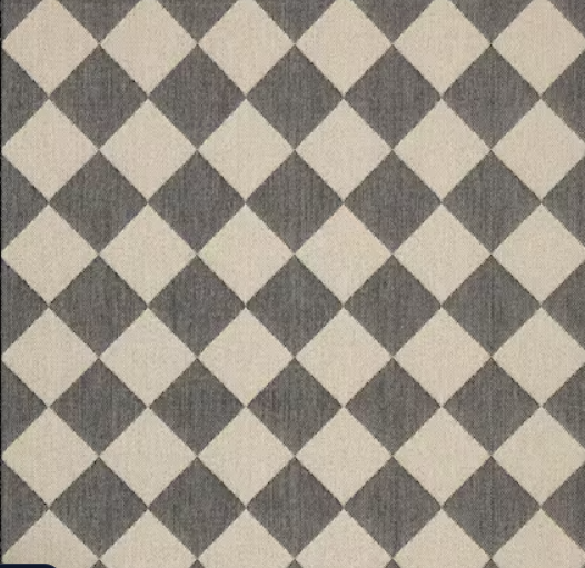 5x7 Black/Ivory Diamond Rug