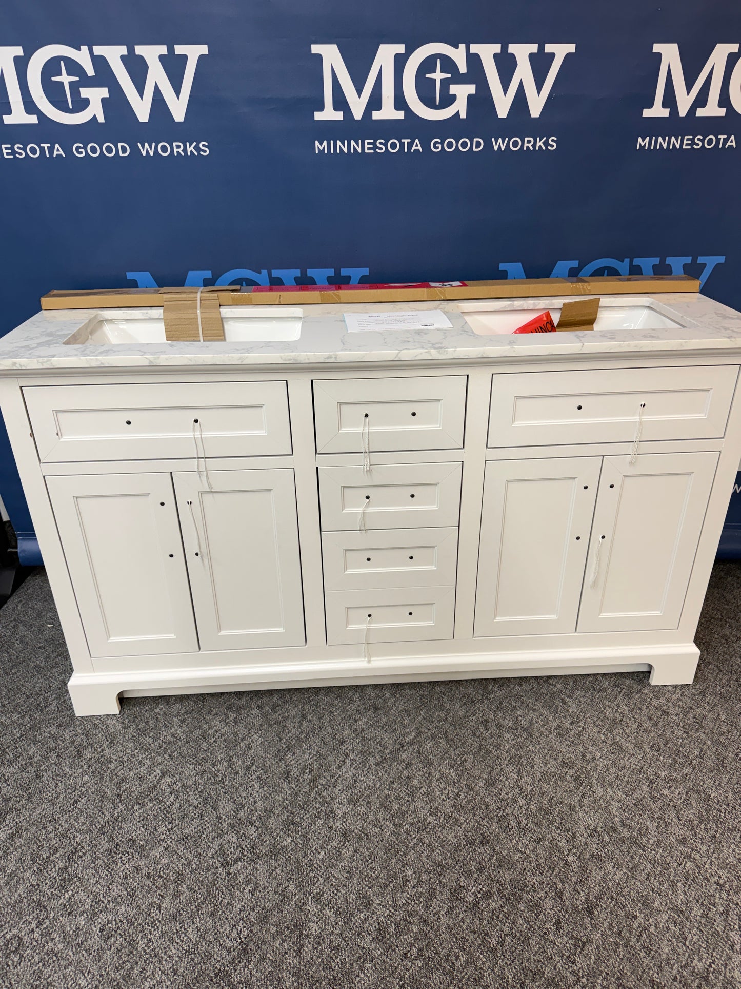 Doveton Double 60x19x34