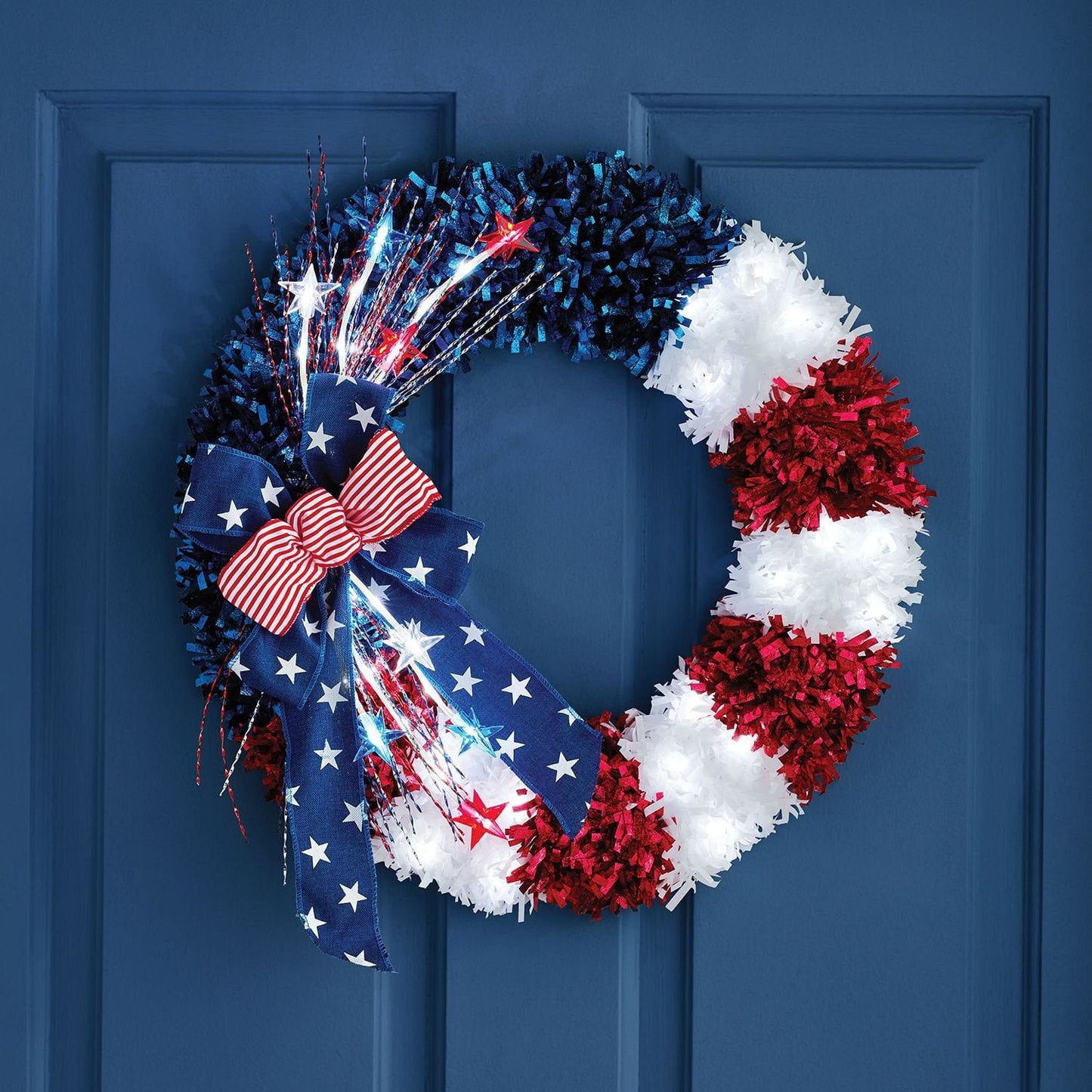 Member's Mark 22" Pre-Lit Sparkling Americana Tinsel Wreath